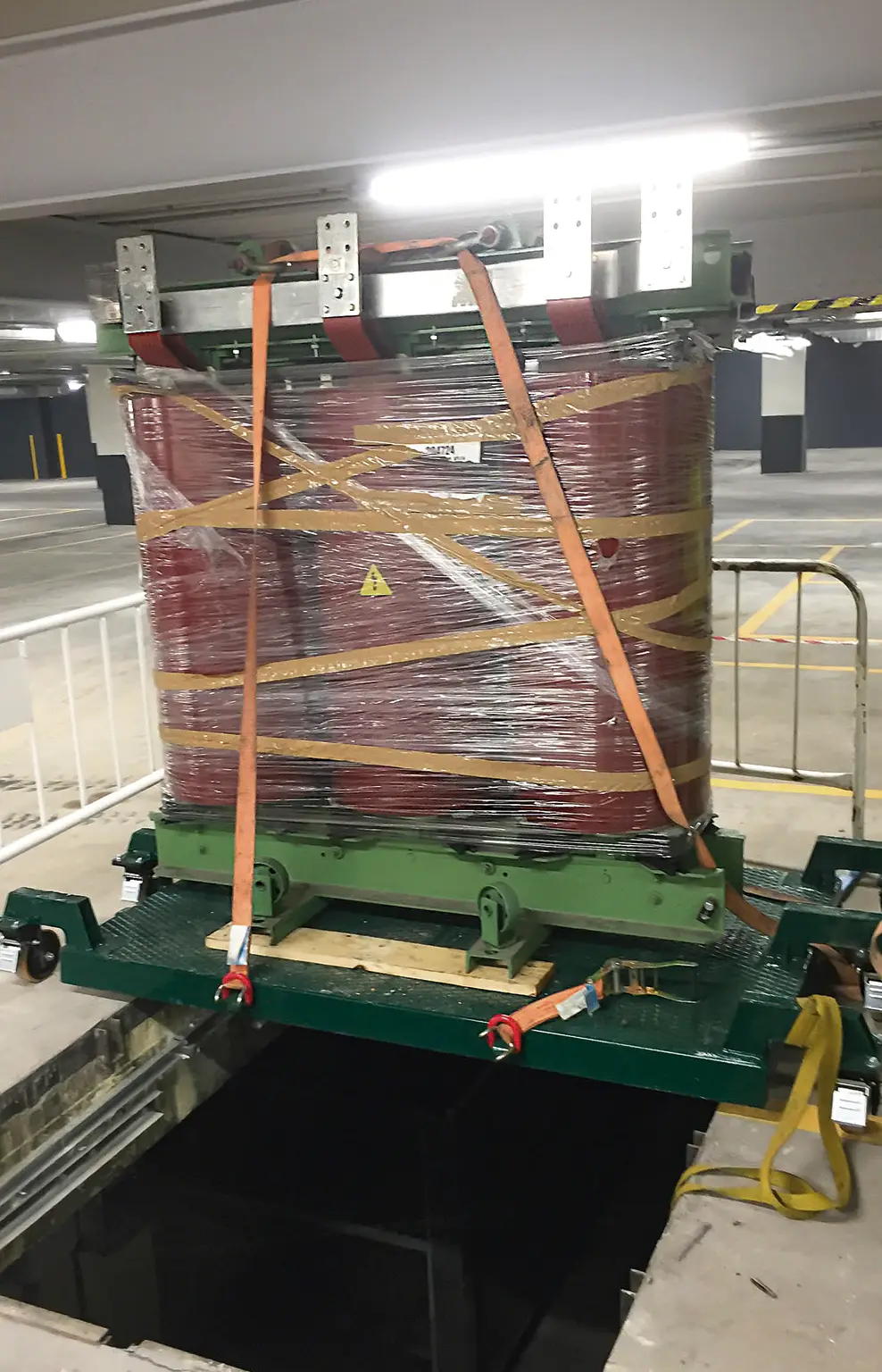 Carrito para movimiento de maquinaria industrial